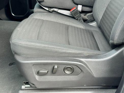 Used 2025 Chevrolet Silverado 1500 LT image 17