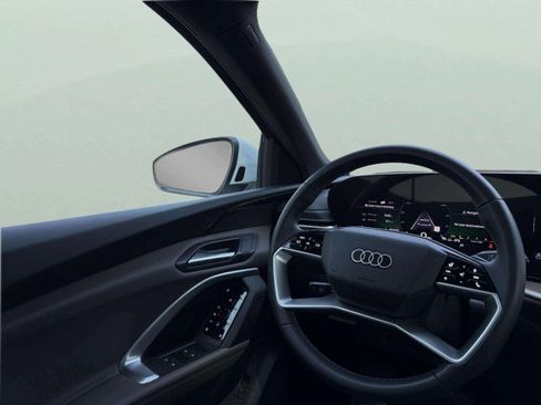 Certified 2025 Audi Q5 Premium w/ Convenience Package AWD/4WD image 13