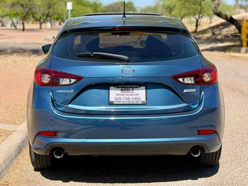 Used 2017 MAZDA MAZDA3 Touring FWD image 4