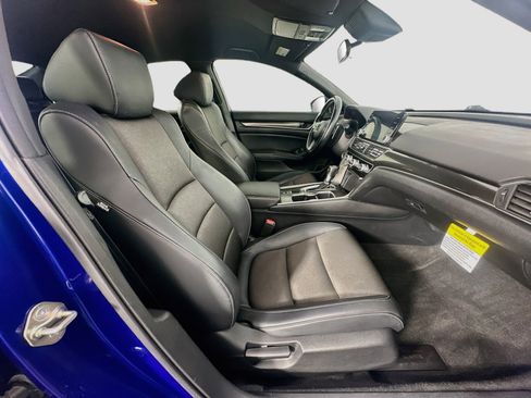 Used 2018 Honda Accord Sport image 28