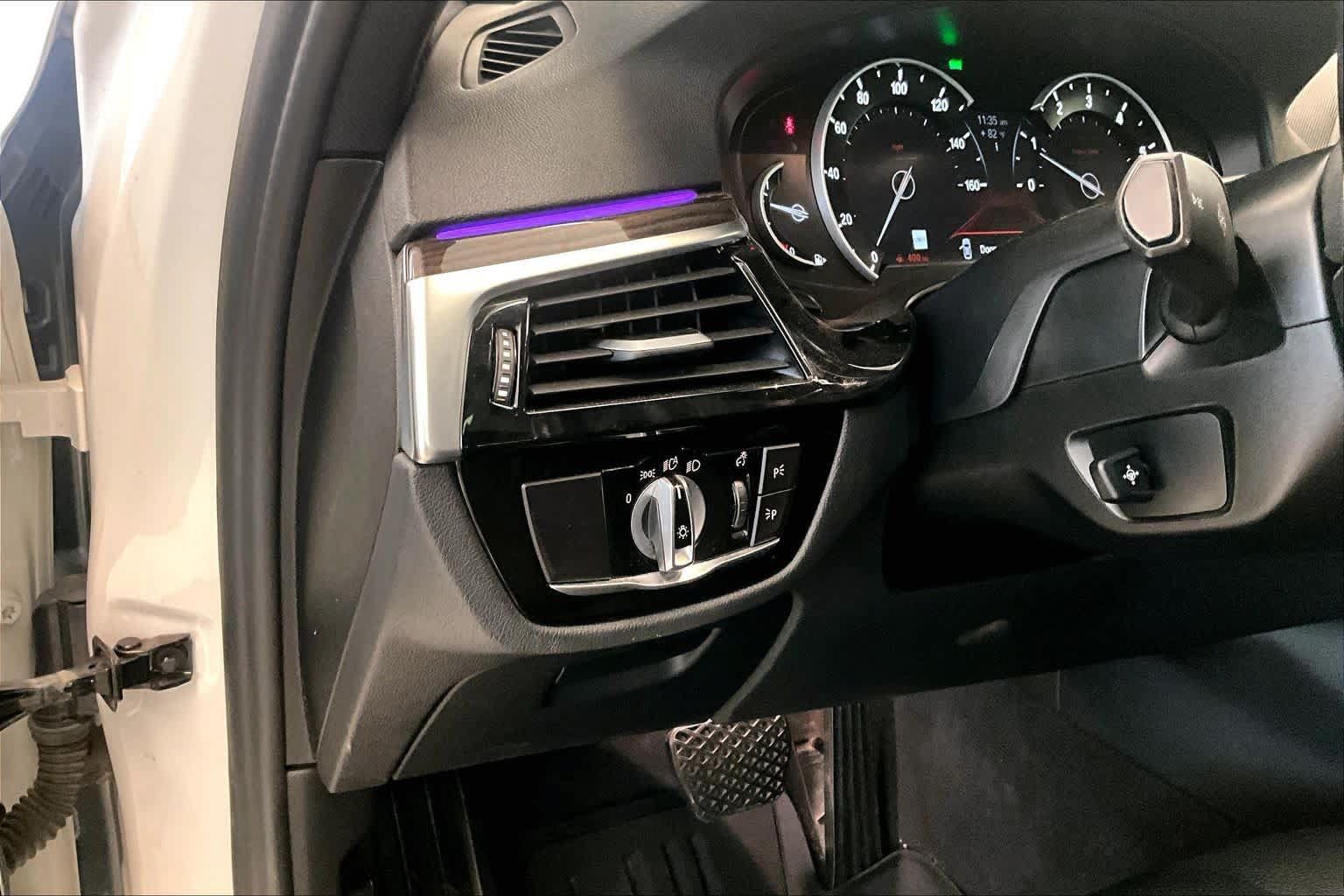 Used 2019 BMW 530i w/ Convenience Package RWD image 28