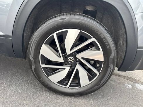Used 2025 Volkswagen Atlas SE FWD image 26