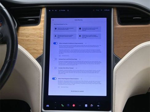 Used 2020 Tesla Model S Long Range Plus image 26