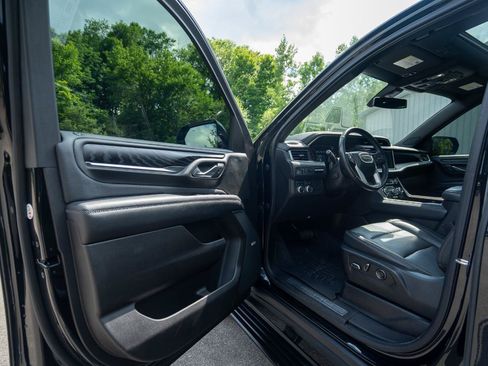 Used 2021 GMC Yukon XL Denali AWD/4WD image 11