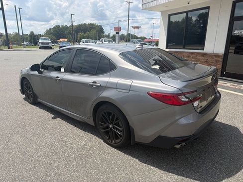 Used 2025 Toyota Camry SE FWD image 7
