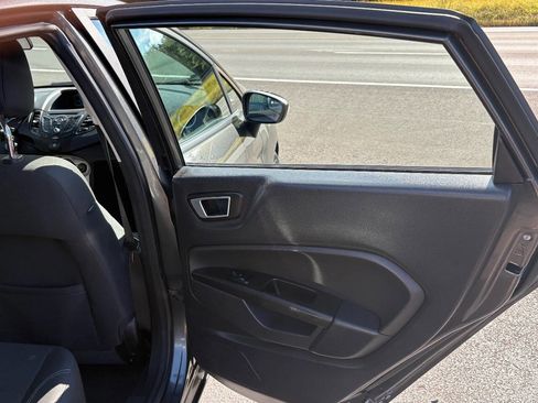 Used 2016 Ford Fiesta SE w/ SE Black Package image 25