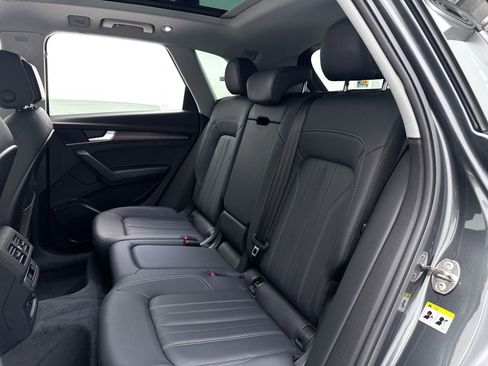 Used 2023 Audi Q5 2.0T Premium w/ Convenience Package AWD/4WD image 29