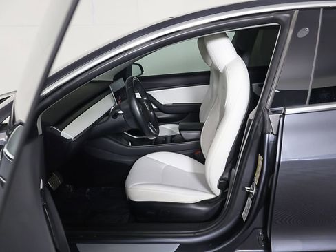 Used 2019 Tesla Model 3 Performance image 29