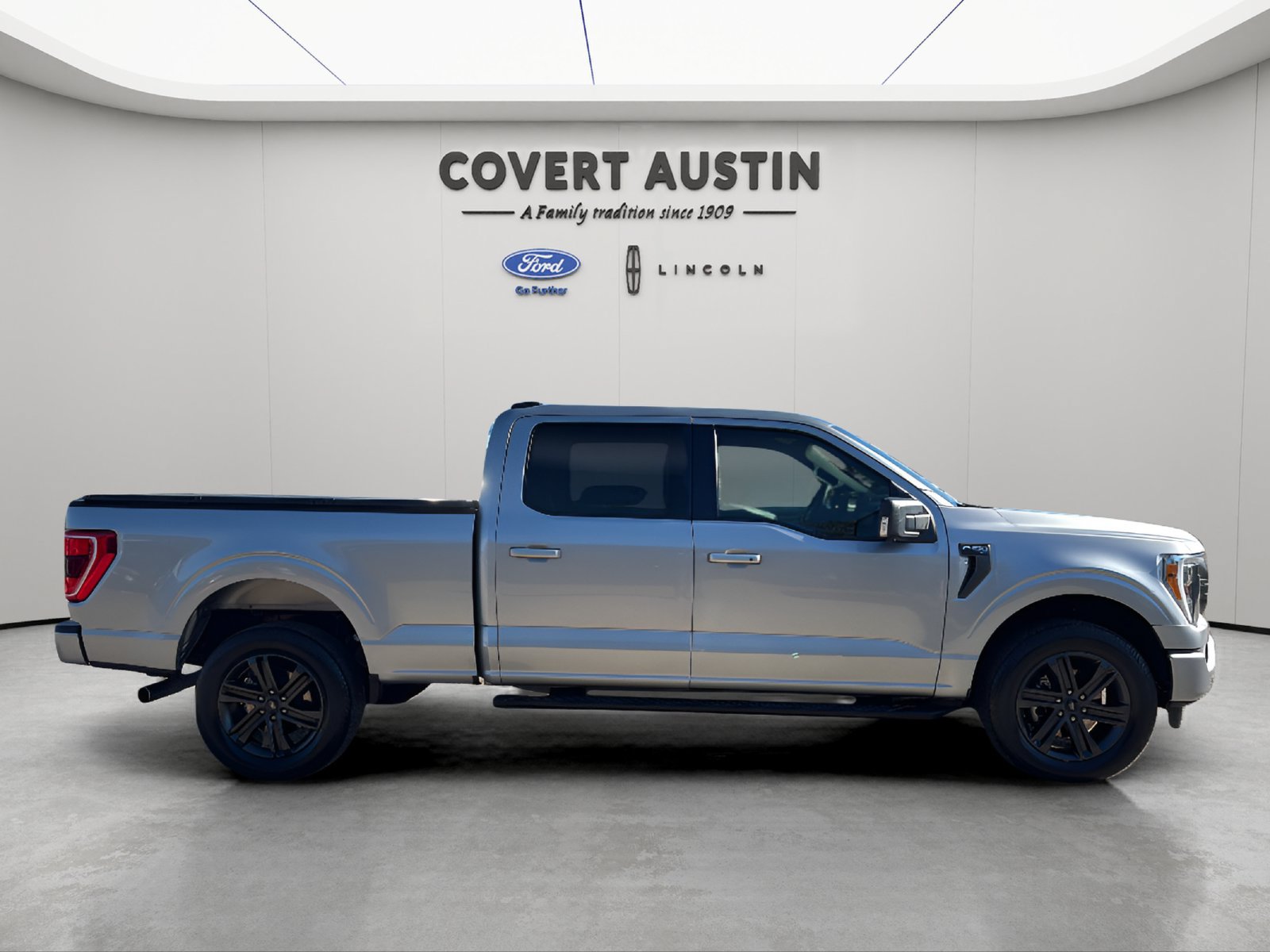 Used 2022 Ford F150 XLT w/ Equipment Group 302A High AWD/4WD image 3