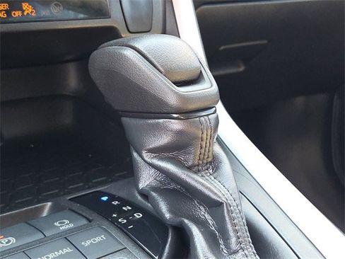 Used 2020 Toyota RAV4 LE image 23