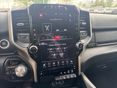 Used 2020 RAM 1500 Laramie AWD/4WD image 7