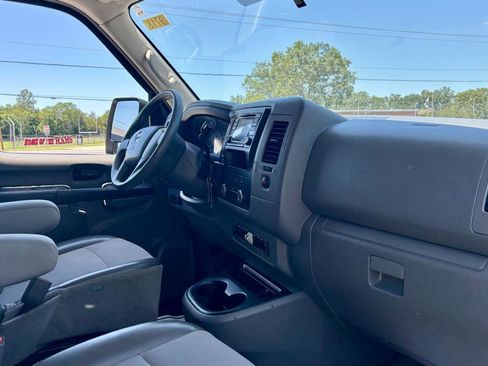 Used 2018 Nissan NV 2500 S RWD image 12