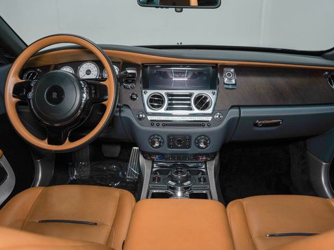 Used 2018 Rolls-Royce Wraith image 46