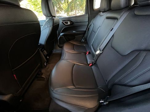 Used 2025 Jeep Compass Trailhawk image 25