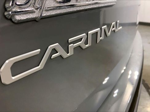 Certified 2024 Kia Carnival SX Prestige FWD image 8