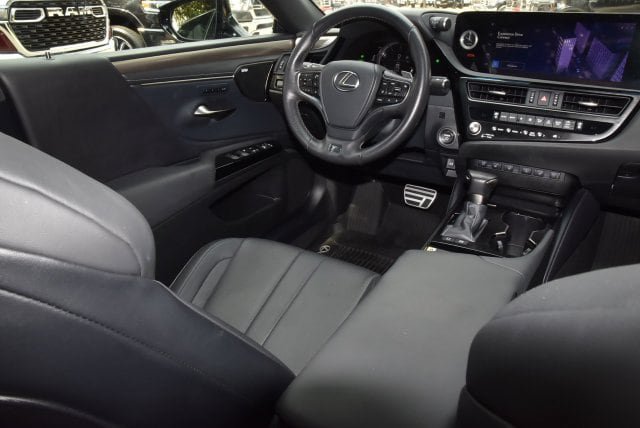 Used 2024 Lexus ES 300h F Sport w/ Accessory Package (Z1) FWD image 15