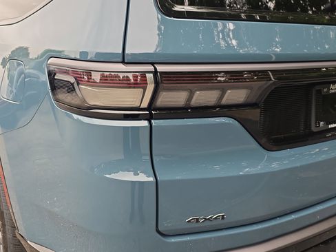 New 2026 Jeep Grand Wagoneer Limited AWD/4WD image 31