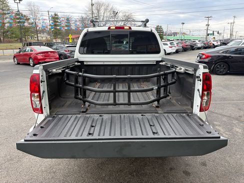 Used 2020 Nissan Frontier PRO-4X w/ Pro-4x Utility Package image 10