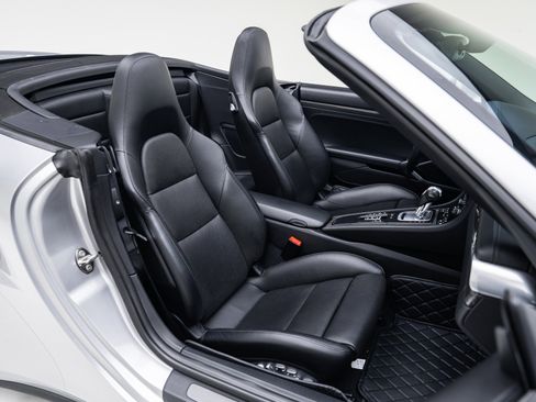 Used 2016 Porsche 911 Turbo S image 34