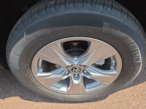 Certified 2024 Toyota RAV4 LE AWD/4WD image 11