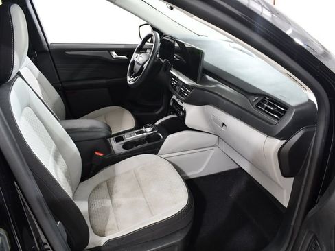 Used 2023 Ford Escape Active w/ Tech Pack #2 AWD/4WD image 10
