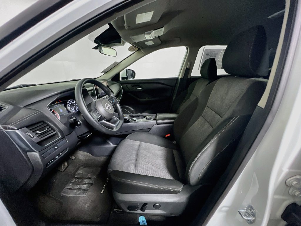 Used 2024 Nissan Rogue SV AWD/4WD image 14