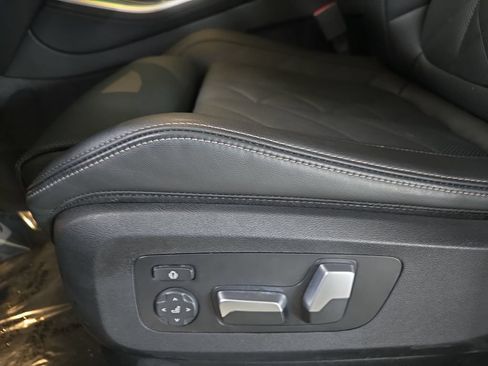 Used 2024 BMW X5 sDrive40i w/ M Sport Package RWD image 28