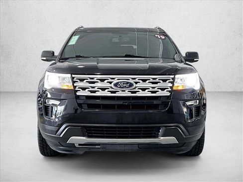 Used 2019 Ford Explorer XLT w/ Equipment Group 201A AWD/4WD image 3