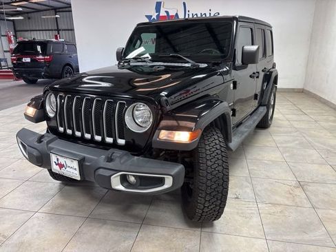 Used 2020 Jeep Wrangler Unlimited Sahara AWD/4WD image 3