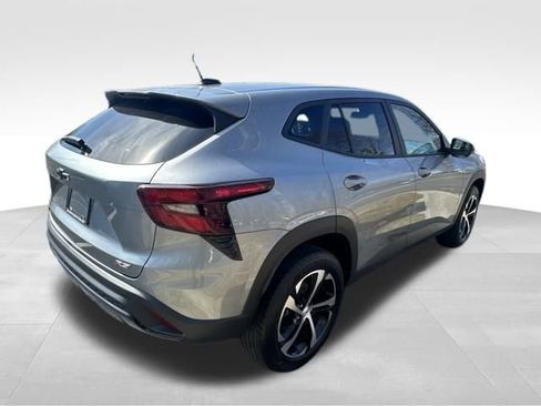 Used 2024 Chevrolet Trax RS w/ Driver Confidence Package image 7