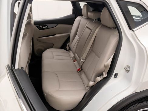 Used 2018 Nissan Rogue Sport SL image 16