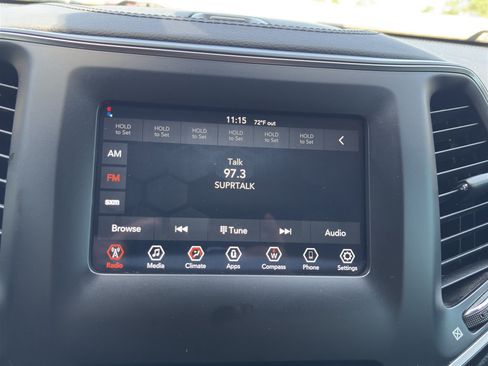 Used 2021 Jeep Cherokee Latitude Plus FWD image 21