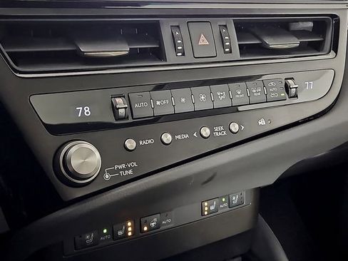 Certified 2025 Lexus ES 350 w/ Premium Package image 18