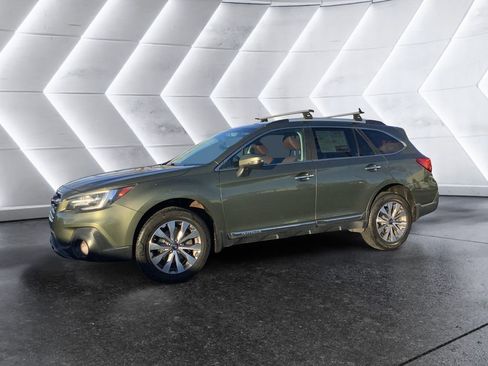 Used 2018 Subaru Outback 2.5i Touring image 3