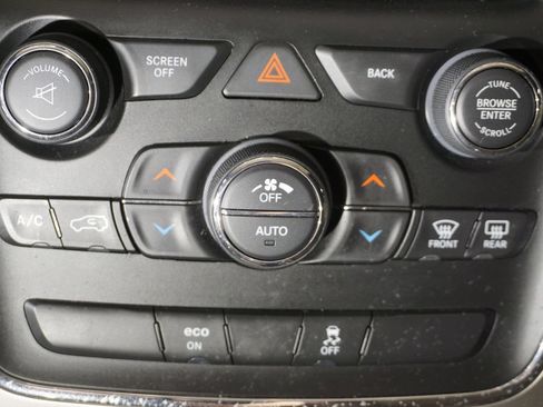Used 2015 Jeep Grand Cherokee Laredo w/ Quick Order Package 23E AWD/4WD image 15