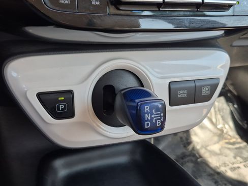 Used 2016 Toyota Prius Two FWD image 20