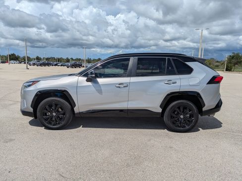 Used 2023 Toyota RAV4 XSE AWD/4WD image 7