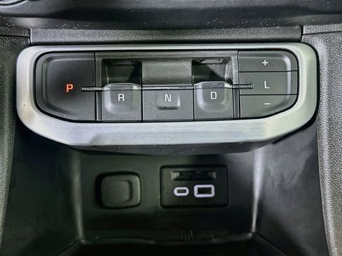 Used 2023 GMC Acadia SLT FWD image 25