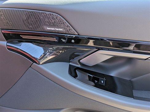 New 2026 BMW 530i xDrive image 18