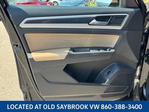 Certified 2023 Volkswagen Atlas Cross Sport SE w/ Panoramic Sunroof Package AWD/4WD image 36