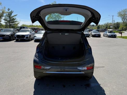 Used 2019 Chevrolet Bolt Premier w/ Infotainment Package FWD image 10