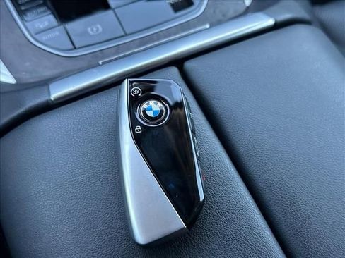 Used 2025 BMW X7 xDrive40i w/ Premium Package AWD/4WD image 32