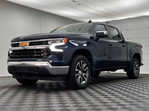Used 2023 Chevrolet Silverado 1500 LT AWD/4WD image 2
