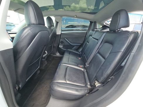 Used 2022 Tesla Model Y Long Range AWD/4WD image 4