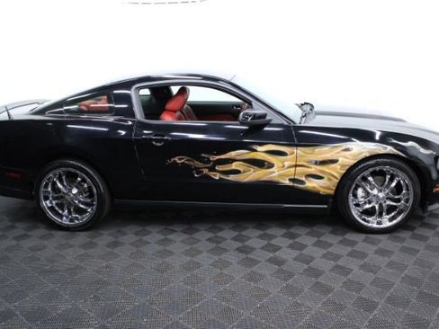 Used 2010 Ford Mustang GT Premium image 5