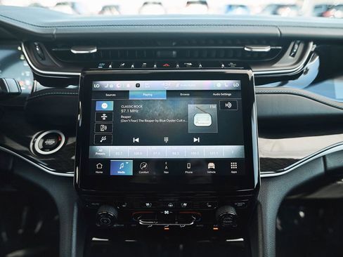 Used 2022 Jeep Grand Cherokee Trailhawk w/ Advanced Protech Group II image 40