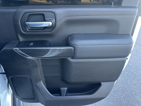 Used 2022 GMC Sierra 2500 AT4 image 22