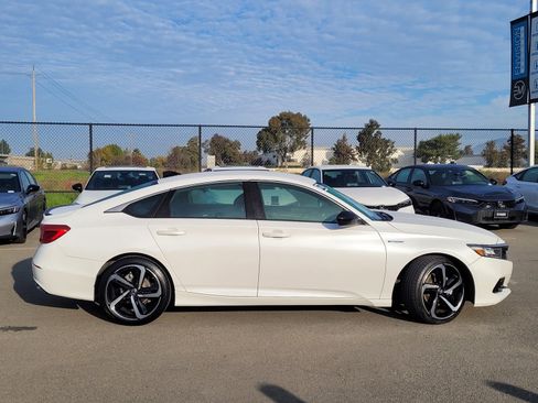 Used 2022 Honda Accord Sport image 4