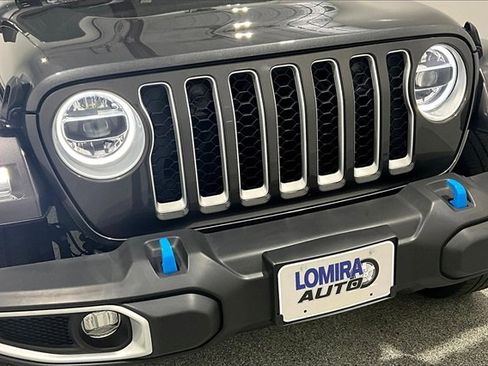 Used 2022 Jeep Wrangler Unlimited Sahara w/ Cold Weather Group image 34