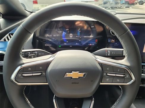 New 2026 Chevrolet Equinox EV LT image 27